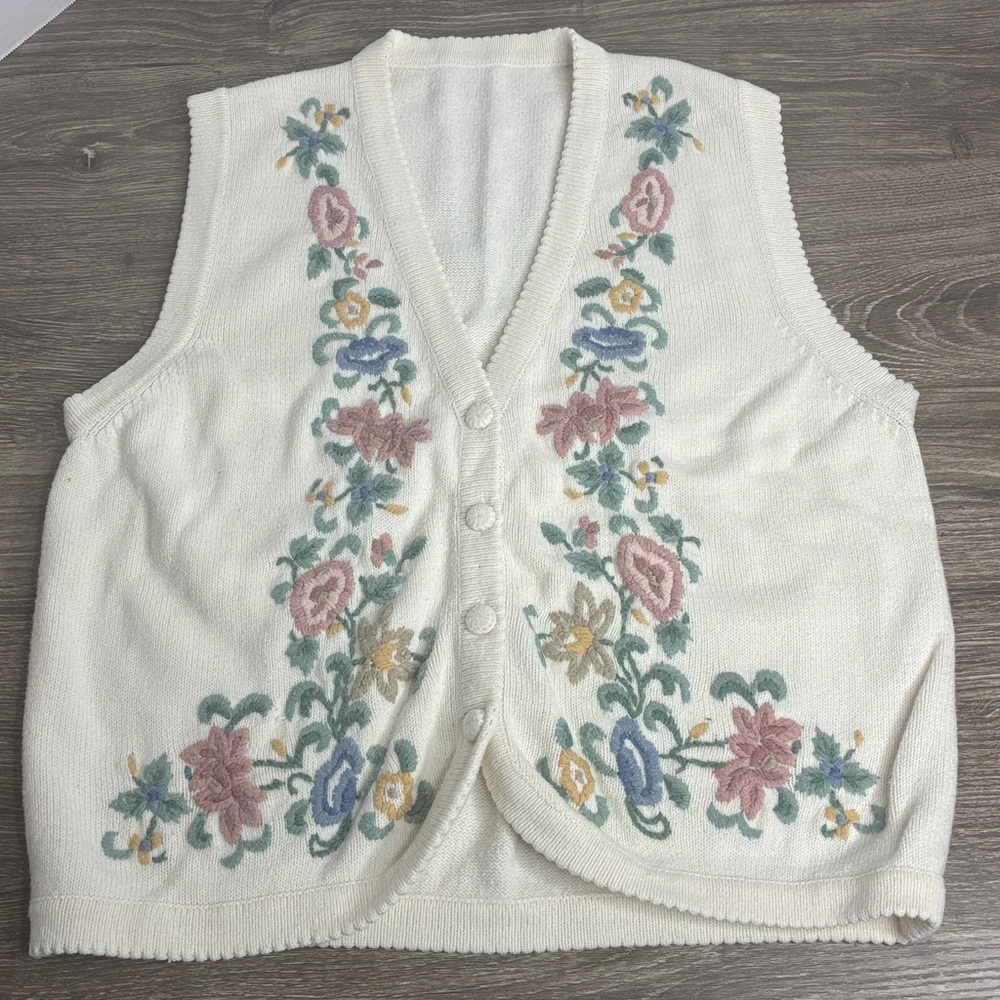 Vintage Women's Sweater Vest Crochet Floral M/L Cottagecore Feminine
